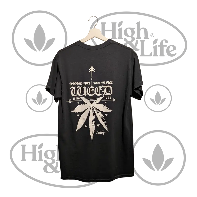 “Weed Is No Joke” T-paita (musta)